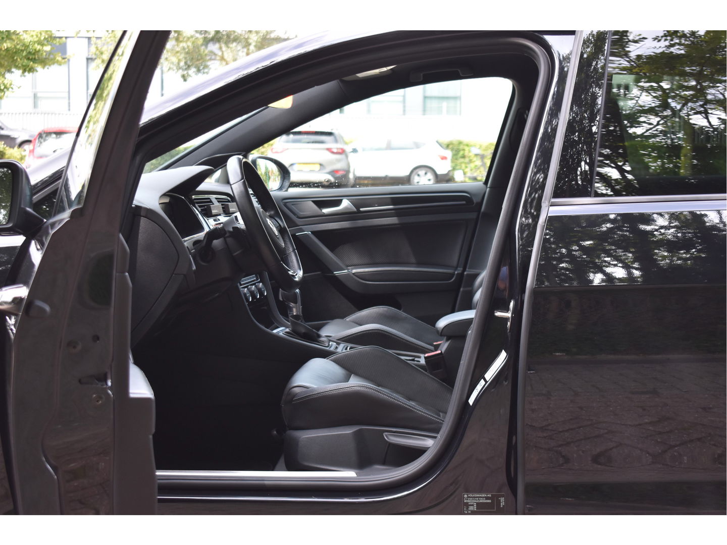 Volkswagen Golf 2.0 TSI 4Motion R Performance Pack | Akrapovic | Pano.dak | Camera | VItrual Cockpit | Keyless | Carplay | Full LED