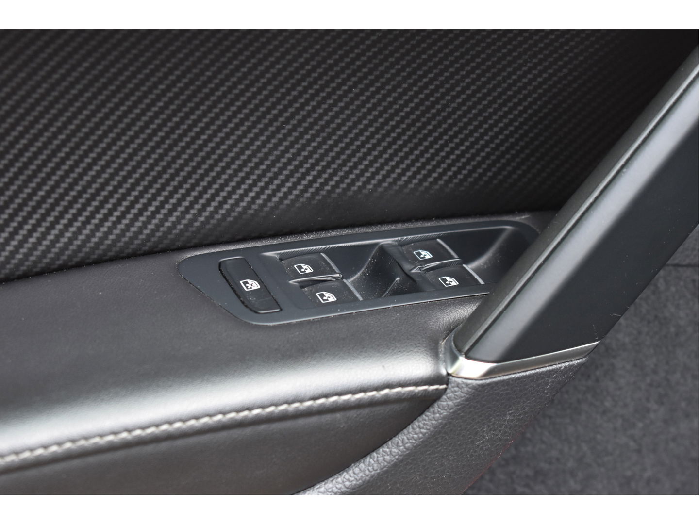 Volkswagen Golf 2.0 TSI 4Motion R Performance Pack | Akrapovic | Pano.dak | Camera | VItrual Cockpit | Keyless | Carplay | Full LED