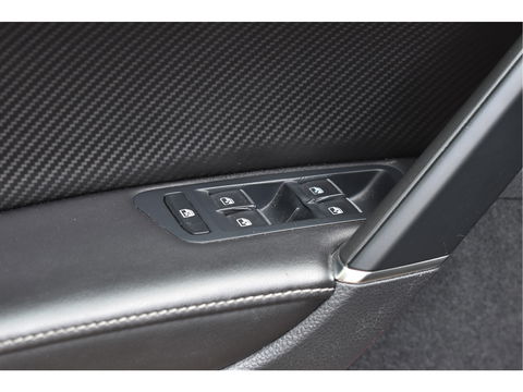 Volkswagen Golf 2.0 TSI 4Motion R Performance Pack | Akrapovic | Pano.dak | Camera | VItrual Cockpit | Keyless | Carplay | Full LED
