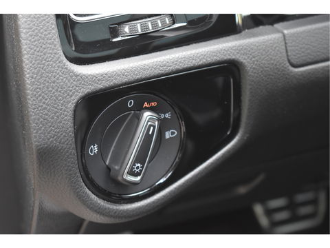 Volkswagen Golf 2.0 TSI 4Motion R Performance Pack | Akrapovic | Pano.dak | Camera | VItrual Cockpit | Keyless | Carplay | Full LED