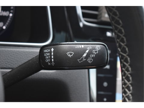 Volkswagen Golf 2.0 TSI 4Motion R Performance Pack | Akrapovic | Pano.dak | Camera | VItrual Cockpit | Keyless | Carplay | Full LED