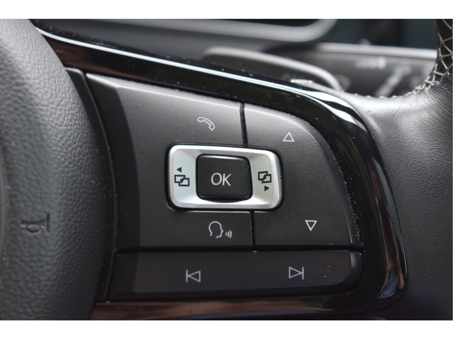 Volkswagen Golf 2.0 TSI 4Motion R Performance Pack | Akrapovic | Pano.dak | Camera | VItrual Cockpit | Keyless | Carplay | Full LED