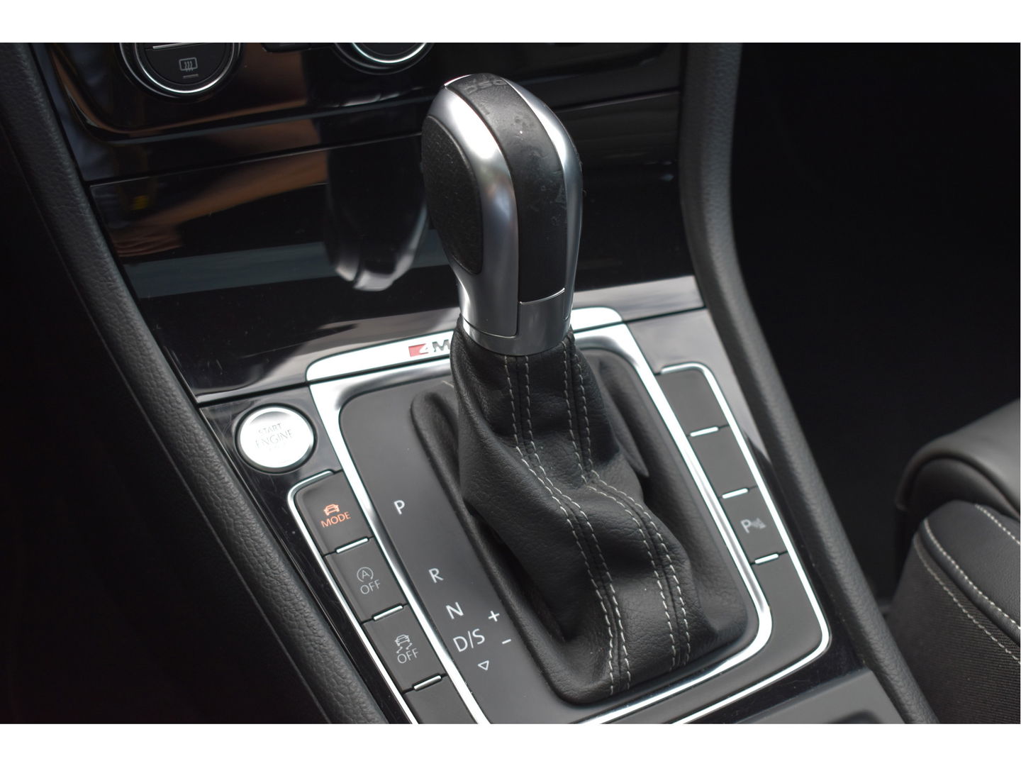 Volkswagen Golf 2.0 TSI 4Motion R Performance Pack | Akrapovic | Pano.dak | Camera | VItrual Cockpit | Keyless | Carplay | Full LED