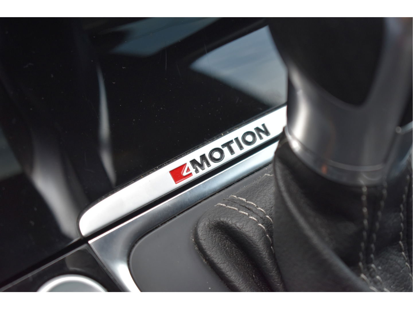 Volkswagen Golf 2.0 TSI 4Motion R Performance Pack | Akrapovic | Pano.dak | Camera | VItrual Cockpit | Keyless | Carplay | Full LED