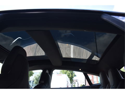 Tesla Model S 75D incl. BTW 334 PK | 4x4 | NL- AUTO | Autopilot | Panoramadak | Luchtvering | Carplay | Camera | 21' inch | Dodehoek detectie | Voorstoelen verwarmd