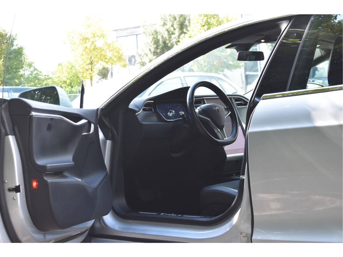 Tesla Model S 75D incl. BTW 334 PK | 4x4 | NL- AUTO | Autopilot | Panoramadak | Luchtvering | Carplay | Camera | 21' inch | Dodehoek detectie | Voorstoelen verwarmd