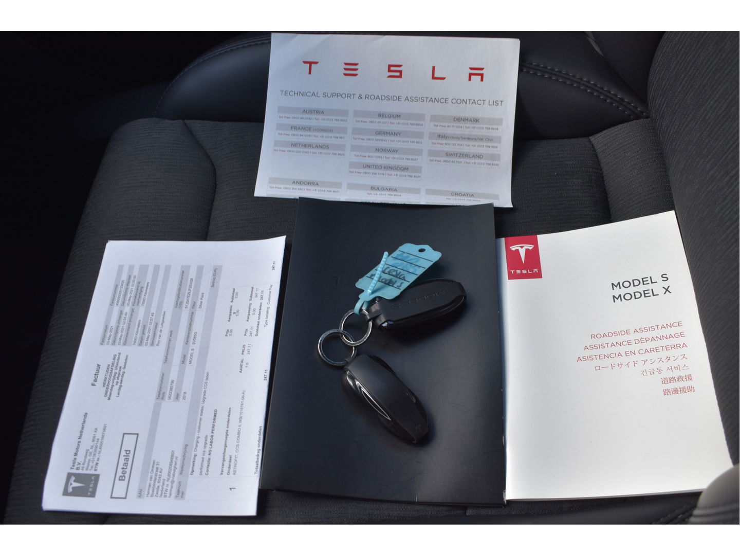 Tesla Model S 75D incl. BTW 334 PK | 4x4 | NL- AUTO | Autopilot | Panoramadak | Luchtvering | Carplay | Camera | 21' inch | Dodehoek detectie | Voorstoelen verwarmd