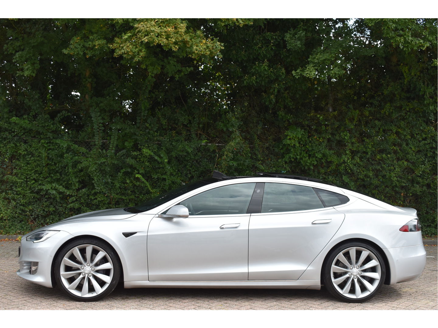 Tesla Model S 75D incl. BTW 334 PK | 4x4 | NL- AUTO | Autopilot | Panoramadak | Luchtvering | Carplay | Camera | 21' inch | Dodehoek detectie | Voorstoelen verwarmd