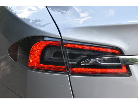 Tesla Model S 75D incl. BTW 334 PK | 4x4 | NL- AUTO | Autopilot | Panoramadak | Luchtvering | Carplay | Camera | 21' inch | Dodehoek detectie | Voorstoelen verwarmd