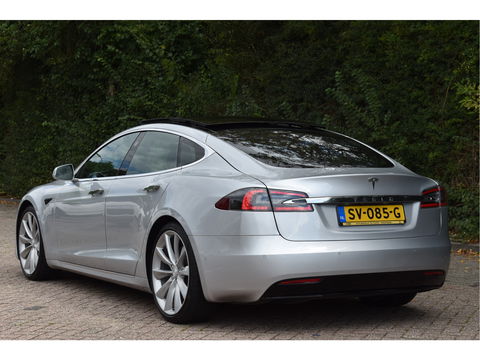Tesla Model S 75D incl. BTW 334 PK | 4x4 | NL- AUTO | Autopilot | Panoramadak | Luchtvering | Carplay | Camera | 21' inch | Dodehoek detectie | Voorstoelen verwarmd