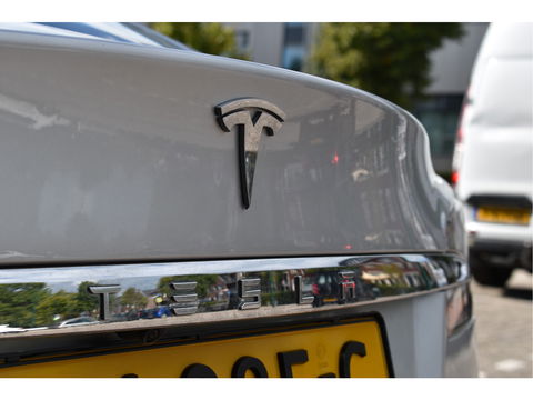 Tesla Model S 75D incl. BTW 334 PK | 4x4 | NL- AUTO | Autopilot | Panoramadak | Luchtvering | Carplay | Camera | 21' inch | Dodehoek detectie | Voorstoelen verwarmd