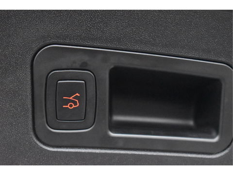 Tesla Model S 75D incl. BTW 334 PK | 4x4 | NL- AUTO | Autopilot | Panoramadak | Luchtvering | Carplay | Camera | 21' inch | Dodehoek detectie | Voorstoelen verwarmd