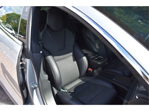 Tesla Model S 75D incl. BTW 334 PK | 4x4 | NL- AUTO | Autopilot | Panoramadak | Luchtvering | Carplay | Camera | 21' inch | Dodehoek detectie | Voorstoelen verwarmd