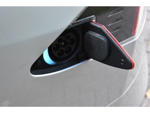 Tesla Model S 75D incl. BTW 334 PK | 4x4 | NL- AUTO | Autopilot | Panoramadak | Luchtvering | Carplay | Camera | 21' inch | Dodehoek detectie | Voorstoelen verwarmd