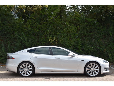 Tesla Model S 75D incl. BTW 334 PK | 4x4 | NL- AUTO | Autopilot | Panoramadak | Luchtvering | Carplay | Camera | 21' inch | Dodehoek detectie | Voorstoelen verwarmd