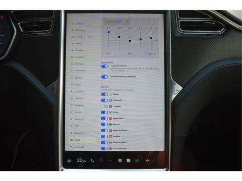 Tesla Model S 75D incl. BTW 334 PK | 4x4 | NL- AUTO | Autopilot | Panoramadak | Luchtvering | Carplay | Camera | 21' inch | Dodehoek detectie | Voorstoelen verwarmd
