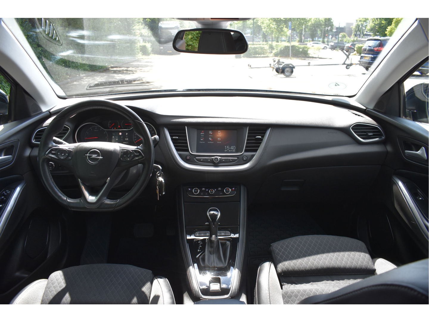 Opel Grandland 1.2 Turbo Elegance 131 PK Winter pakket | DAB | Carplay / Androidauto | Stoelverwarming 4x | Camera | Trekhaak | 4-Seasons | LED verlichting