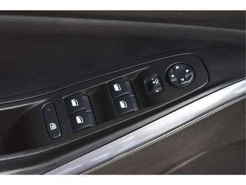 Opel Grandland 1.2 Turbo Elegance 131 PK Winter pakket | DAB | Carplay / Androidauto | Stoelverwarming 4x | Camera | Trekhaak | 4-Seasons | LED verlichting