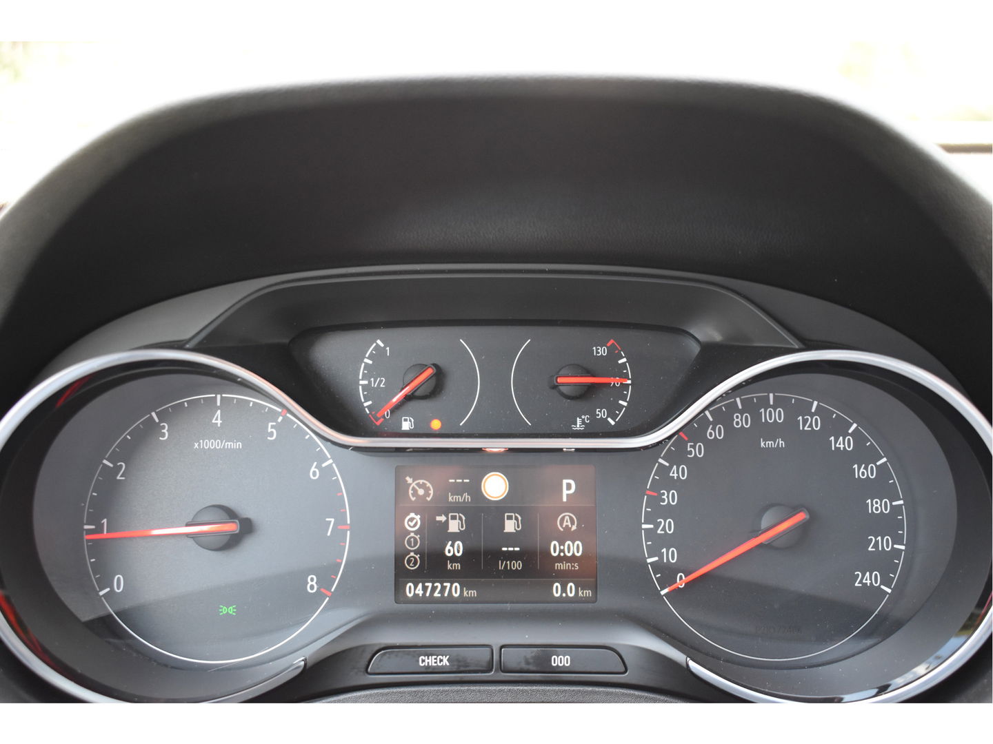 Opel Grandland 1.2 Turbo Elegance 131 PK Winter pakket | DAB | Carplay / Androidauto | Stoelverwarming 4x | Camera | Trekhaak | 4-Seasons | LED verlichting