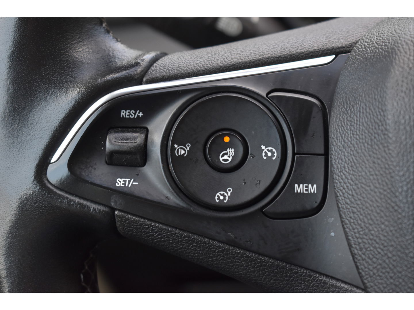 Opel Grandland 1.2 Turbo Elegance 131 PK Winter pakket | DAB | Carplay / Androidauto | Stoelverwarming 4x | Camera | Trekhaak | 4-Seasons | LED verlichting