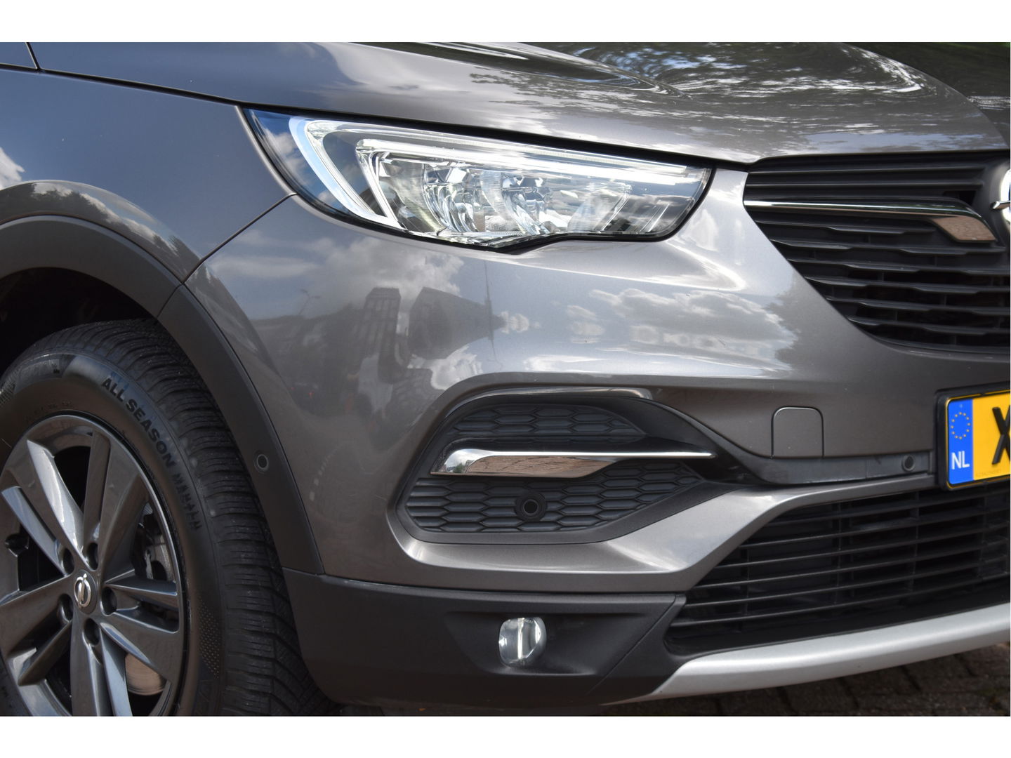 Opel Grandland 1.2 Turbo Elegance 131 PK Winter pakket | DAB | Carplay / Androidauto | Stoelverwarming 4x | Camera | Trekhaak | 4-Seasons | LED verlichting
