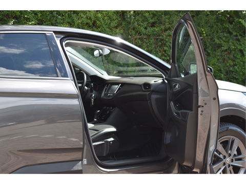 Opel Grandland 1.2 Turbo Elegance 131 PK Winter pakket | DAB | Carplay / Androidauto | Stoelverwarming 4x | Camera | Trekhaak | 4-Seasons | LED verlichting