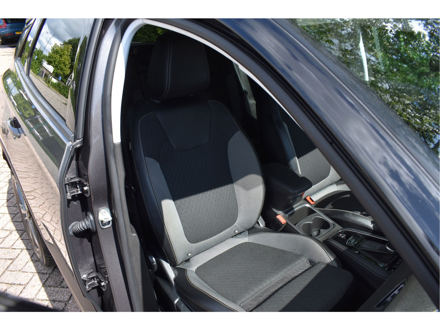 Opel Grandland 1.2 Turbo Elegance 131 PK Winter pakket | DAB | Carplay / Androidauto | Stoelverwarming 4x | Camera | Trekhaak | 4-Seasons | LED verlichting