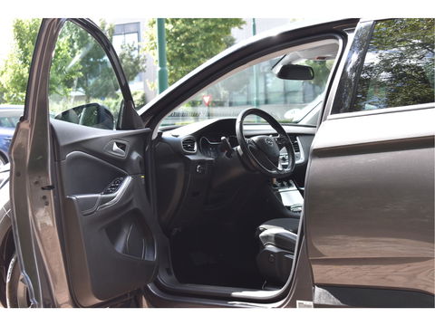 Opel Grandland 1.2 Turbo Elegance 131 PK Winter pakket | DAB | Carplay / Androidauto | Stoelverwarming 4x | Camera | Trekhaak | 4-Seasons | LED verlichting