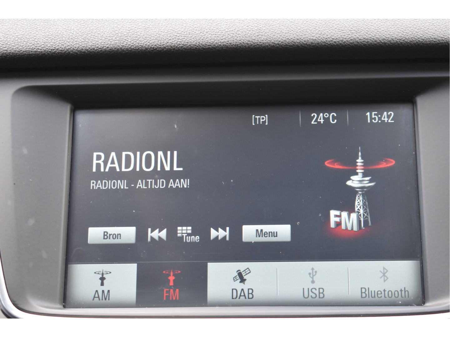 Opel Grandland 1.2 Turbo Elegance 131 PK Winter pakket | DAB | Carplay / Androidauto | Stoelverwarming 4x | Camera | Trekhaak | 4-Seasons | LED verlichting