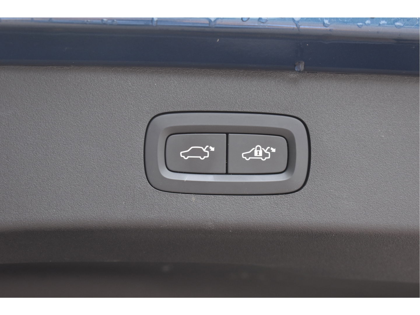 Lynk & Co 01 1.5 MHEV | Geen Plugin | Keyless | Open dak | Carplay / Androidauto | DAB | Camera | Stoelverwarming | Sfeerverlichting
