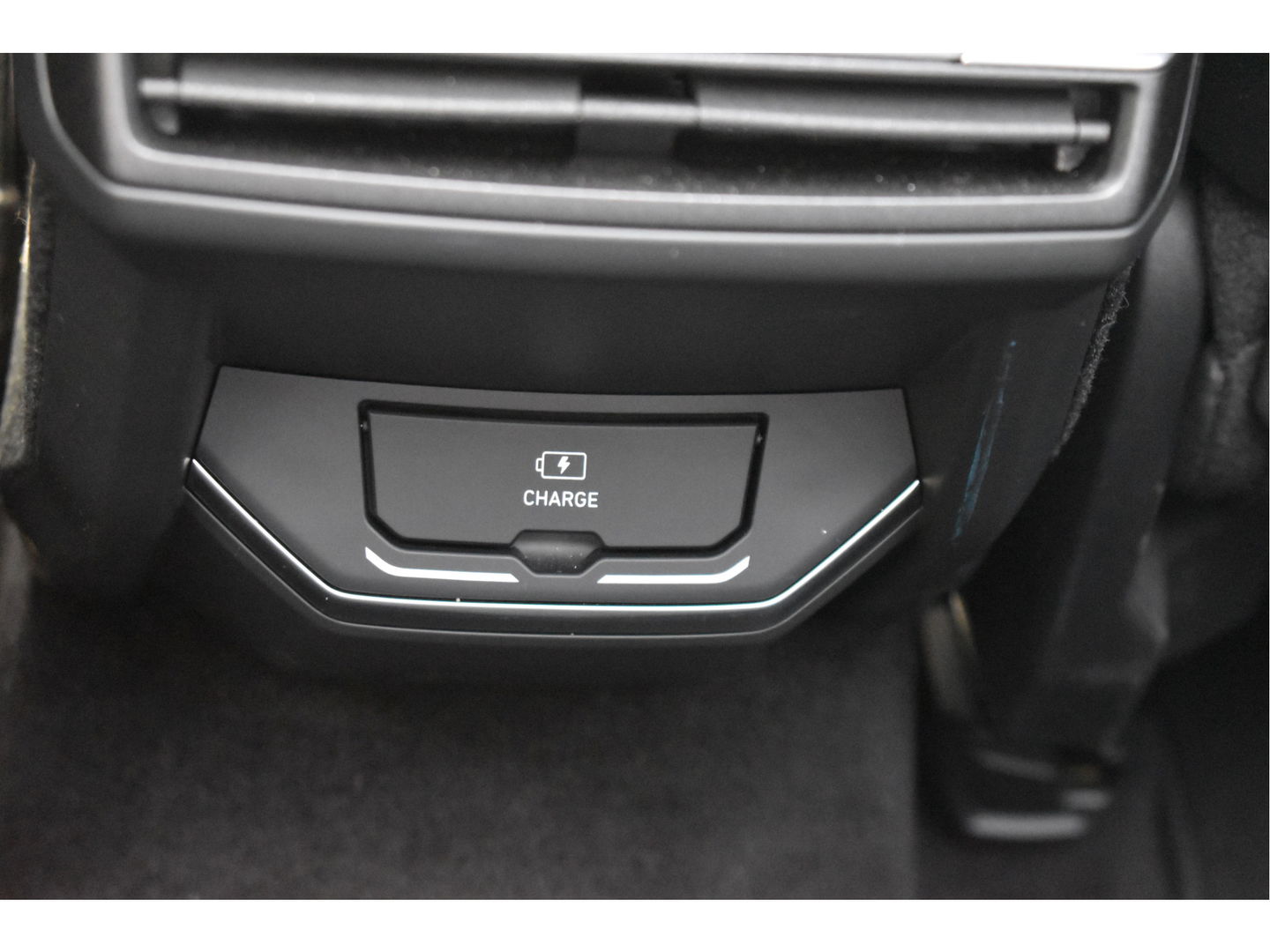 Lynk & Co 01 1.5 MHEV | Geen Plugin | Keyless | Open dak | Carplay / Androidauto | DAB | Camera | Stoelverwarming | Sfeerverlichting