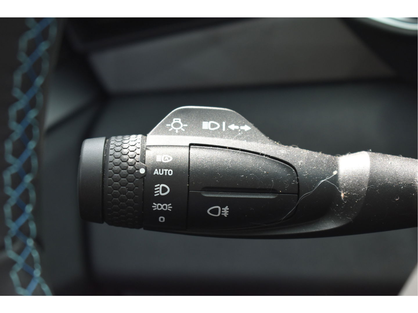 Lynk & Co 01 1.5 MHEV | Geen Plugin | Keyless | Open dak | Carplay / Androidauto | DAB | Camera | Stoelverwarming | Sfeerverlichting