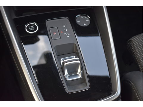 Audi A3 Sportback 35 TFSI edition one S-Line 3x 150pk | Stoelverwarming | Virtual Cockpit | Camera | Carplay/Android | Adapt.CC | Full LED
