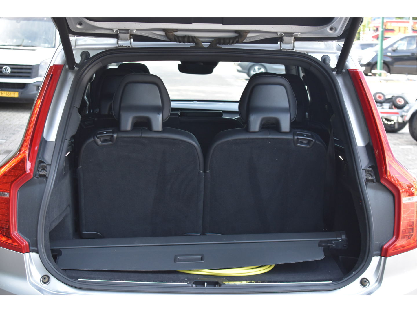 Volvo XC90 2.0 T8 Twin Engine AWD Inscription Intro Edition 390 pk 7-persoons | NL-Auto | Trekhaak | HUD | Keyless | 360 gr.camera | Memorystoelen | Stoelverkoeling | Full LED