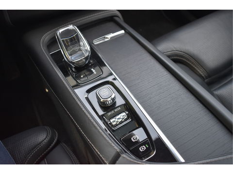 Volvo XC90 2.0 T8 Twin Engine AWD Inscription Intro Edition 390 pk 7-persoons | NL-Auto | Trekhaak | HUD | Keyless | 360 gr.camera | Memorystoelen | Stoelverkoeling | Full LED