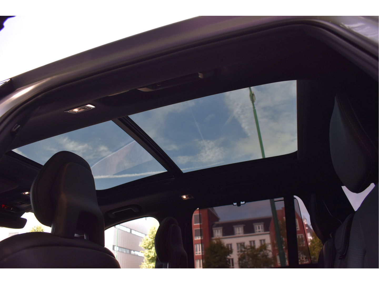 Volvo XC90 2.0 T8 Twin Engine AWD Inscription Intro Edition 390 pk 7-persoons | NL-Auto | Trekhaak | HUD | Keyless | 360 gr.camera | Memorystoelen | Stoelverkoeling | Full LED