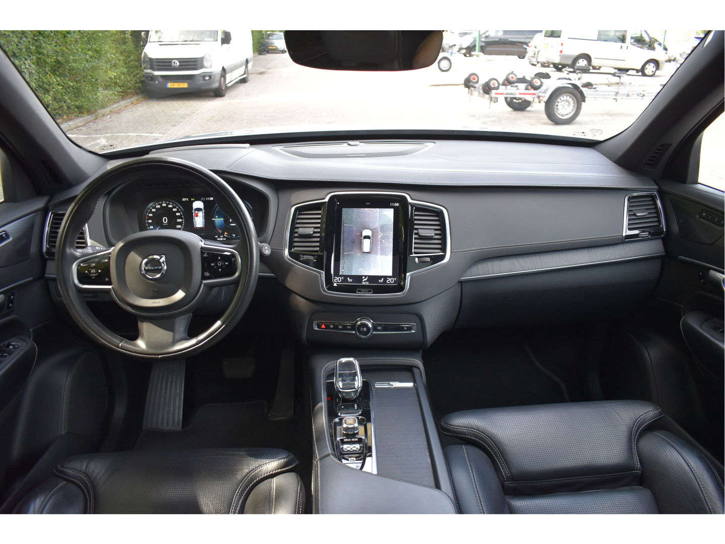 Volvo XC90 2.0 T8 Twin Engine AWD Inscription Intro Edition 390 pk 7-persoons | NL-Auto | Trekhaak | HUD | Keyless | 360 gr.camera | Memorystoelen | Stoelverkoeling | Full LED