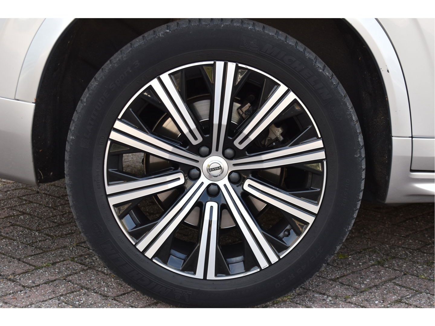 Volvo XC90 2.0 T8 Twin Engine AWD Inscription Intro Edition 390 pk 7-persoons | NL-Auto | Trekhaak | HUD | Keyless | 360 gr.camera | Memorystoelen | Stoelverkoeling | Full LED