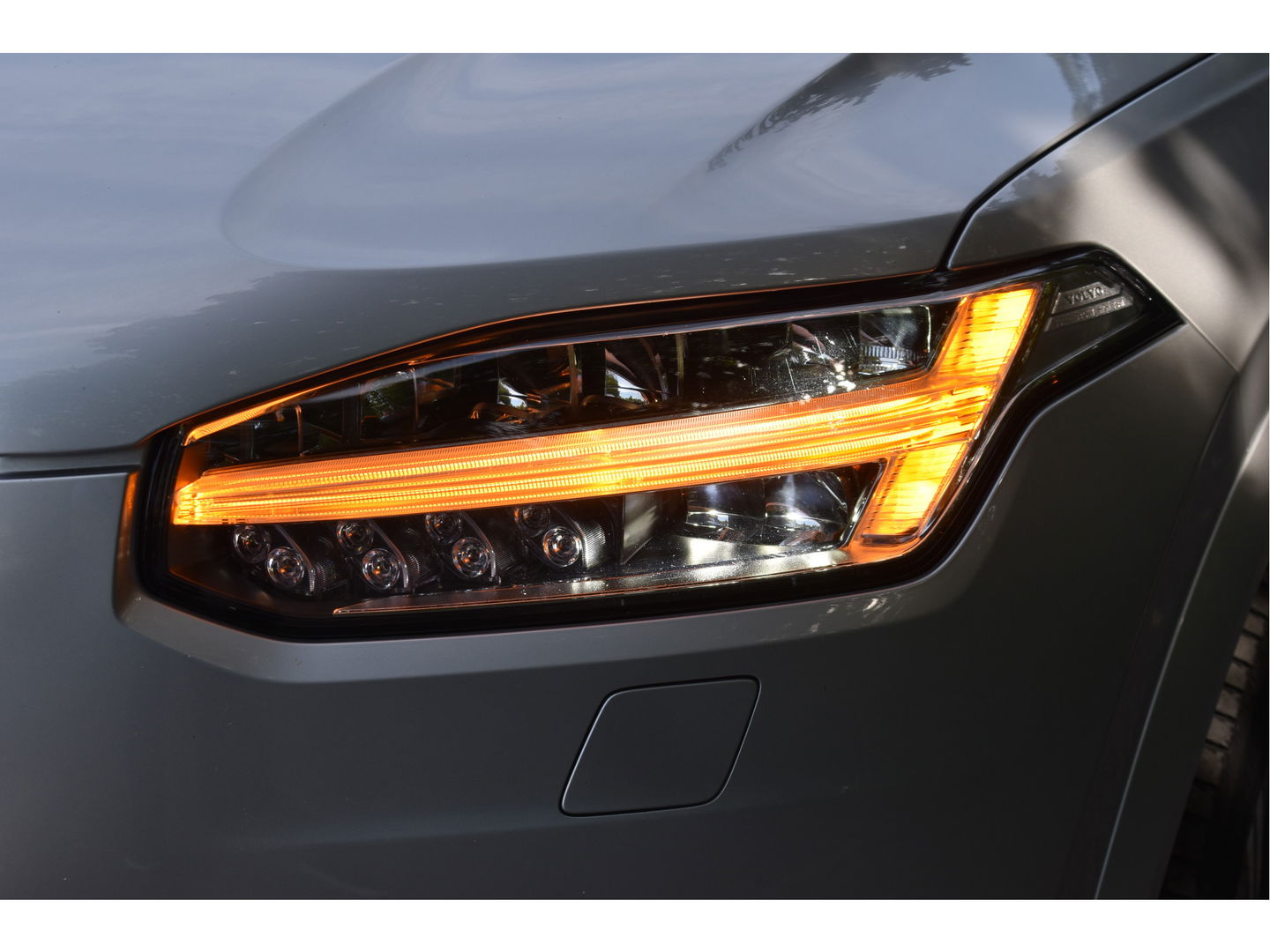 Volvo XC90 2.0 T8 Twin Engine AWD Inscription Intro Edition 390 pk 7-persoons | NL-Auto | Trekhaak | HUD | Keyless | 360 gr.camera | Memorystoelen | Stoelverkoeling | Full LED