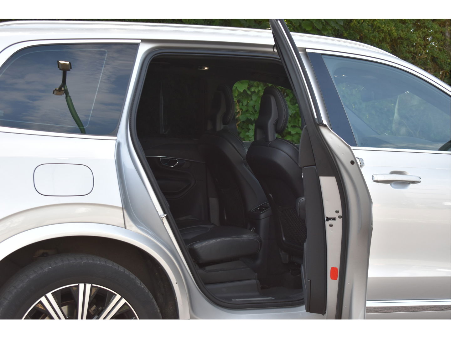 Volvo XC90 2.0 T8 Twin Engine AWD Inscription Intro Edition 390 pk 7-persoons | NL-Auto | Trekhaak | HUD | Keyless | 360 gr.camera | Memorystoelen | Stoelverkoeling | Full LED