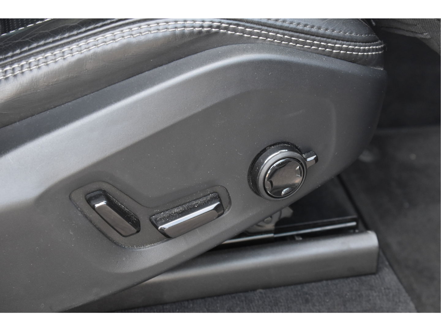 Volvo XC90 2.0 T8 Twin Engine AWD Inscription Intro Edition 390 pk 7-persoons | NL-Auto | Trekhaak | HUD | Keyless | 360 gr.camera | Memorystoelen | Stoelverkoeling | Full LED