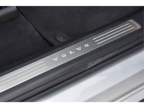 Volvo XC90 2.0 T8 Twin Engine AWD Inscription Intro Edition 390 pk 7-persoons | NL-Auto | Trekhaak | HUD | Keyless | 360 gr.camera | Memorystoelen | Stoelverkoeling | Full LED