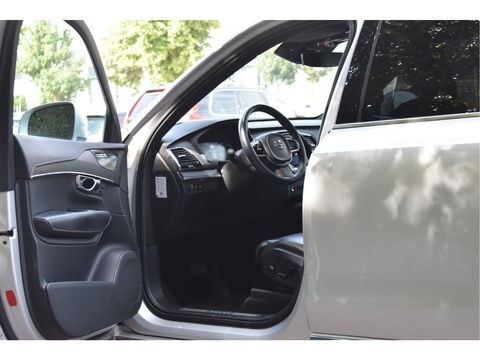 Volvo XC90 2.0 T8 Twin Engine AWD Inscription Intro Edition 390 pk 7-persoons | NL-Auto | Trekhaak | HUD | Keyless | 360 gr.camera | Memorystoelen | Stoelverkoeling | Full LED