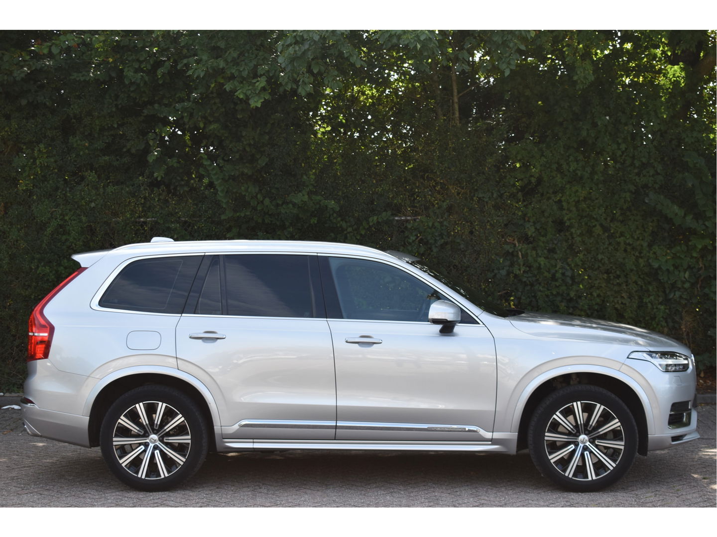 Volvo XC90 2.0 T8 Twin Engine AWD Inscription Intro Edition 390 pk 7-persoons | NL-Auto | Trekhaak | HUD | Keyless | 360 gr.camera | Memorystoelen | Stoelverkoeling | Full LED