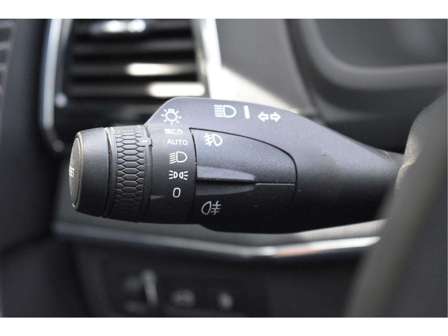 Volvo XC90 2.0 T8 Twin Engine AWD Inscription Intro Edition 390 pk 7-persoons | NL-Auto | Trekhaak | HUD | Keyless | 360 gr.camera | Memorystoelen | Stoelverkoeling | Full LED