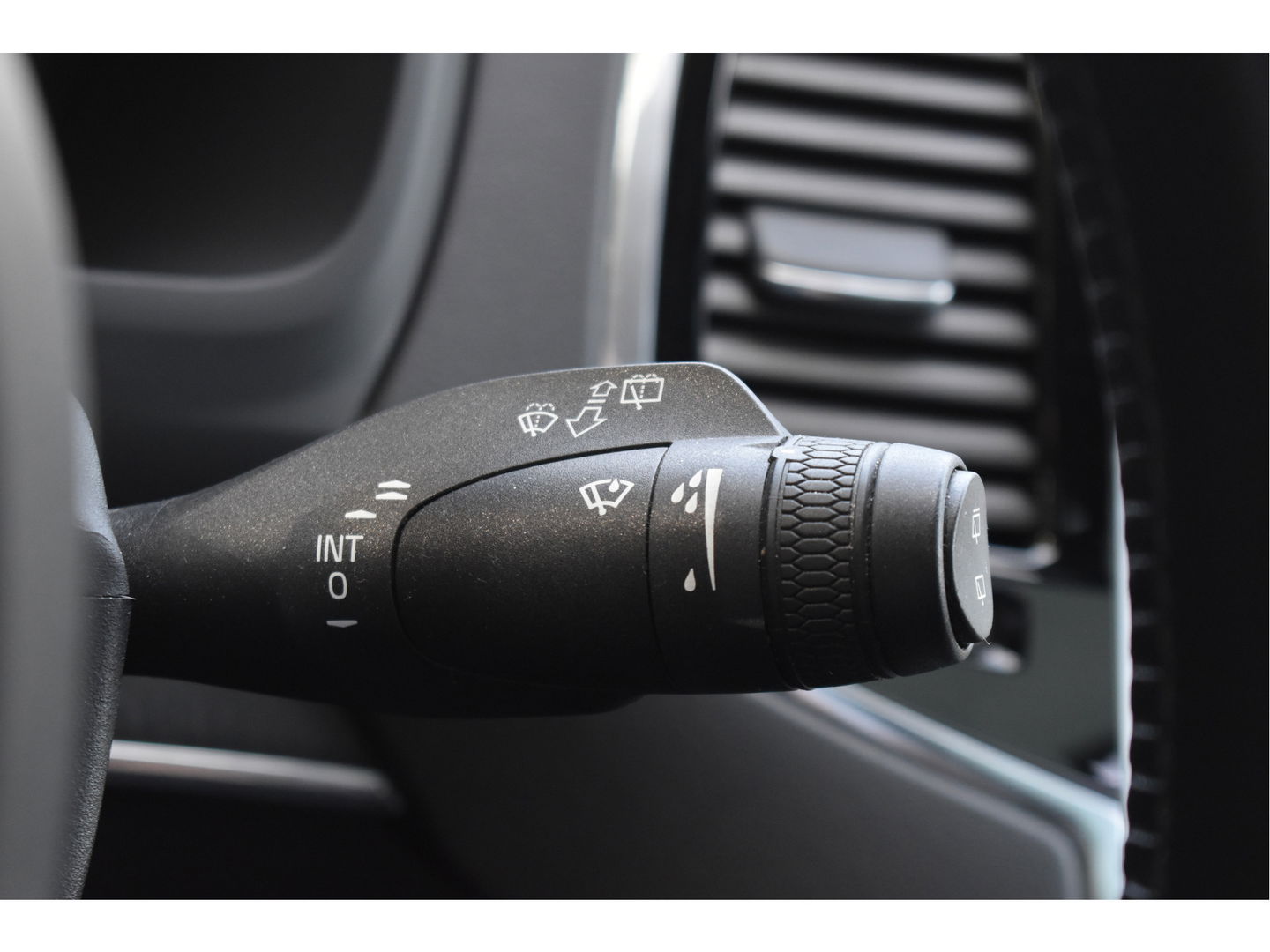 Volvo XC90 2.0 T8 Twin Engine AWD Inscription Intro Edition 390 pk 7-persoons | NL-Auto | Trekhaak | HUD | Keyless | 360 gr.camera | Memorystoelen | Stoelverkoeling | Full LED