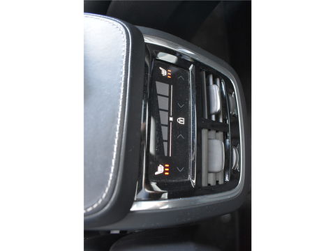 Volvo XC90 2.0 T8 Twin Engine AWD Inscription Intro Edition 390 pk 7-persoons | NL-Auto | Trekhaak | HUD | Keyless | 360 gr.camera | Memorystoelen | Stoelverkoeling | Full LED