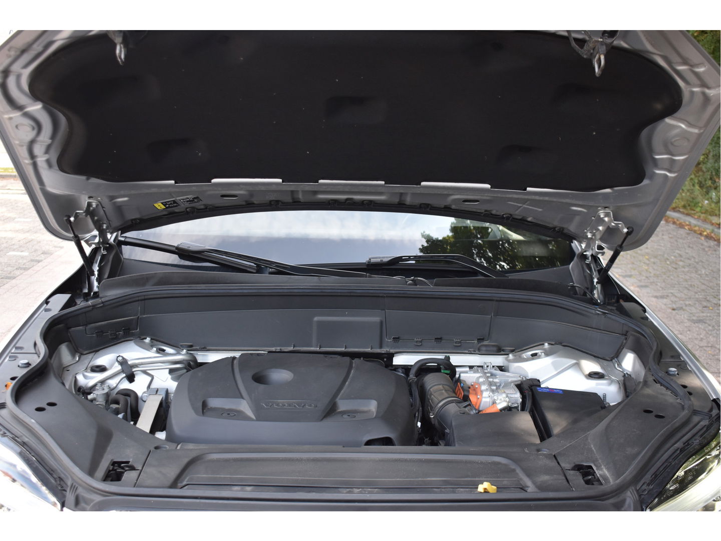 Volvo XC90 2.0 T8 Twin Engine AWD Inscription Intro Edition 390 pk 7-persoons | NL-Auto | Trekhaak | HUD | Keyless | 360 gr.camera | Memorystoelen | Stoelverkoeling | Full LED