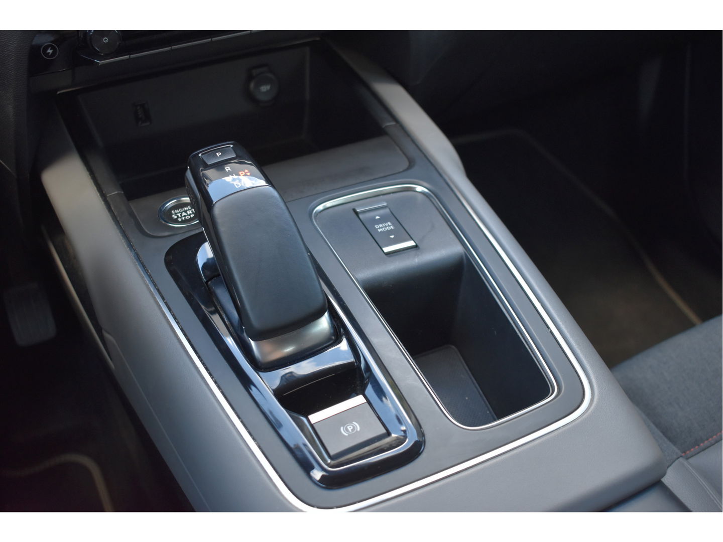 Citroën C5 Aircross 1.6 Plug-in Hybrid 225 Feel, LEDER, BOEKJES,NAP EN ONDERHOUDSHISTORIE