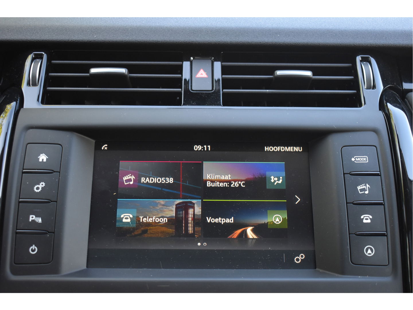 Land Rover Discovery 3.0 Si6 HSE 340 PK PANO.DAK, LUCHTVERING, CAMERA, NAVI, LEDER, DAB, FULL LED, 20" LM-VELGEN, NIEUWSTAAT
